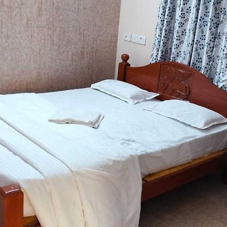 Spot On Sri Krish Hotel Vellore Buitenkant foto